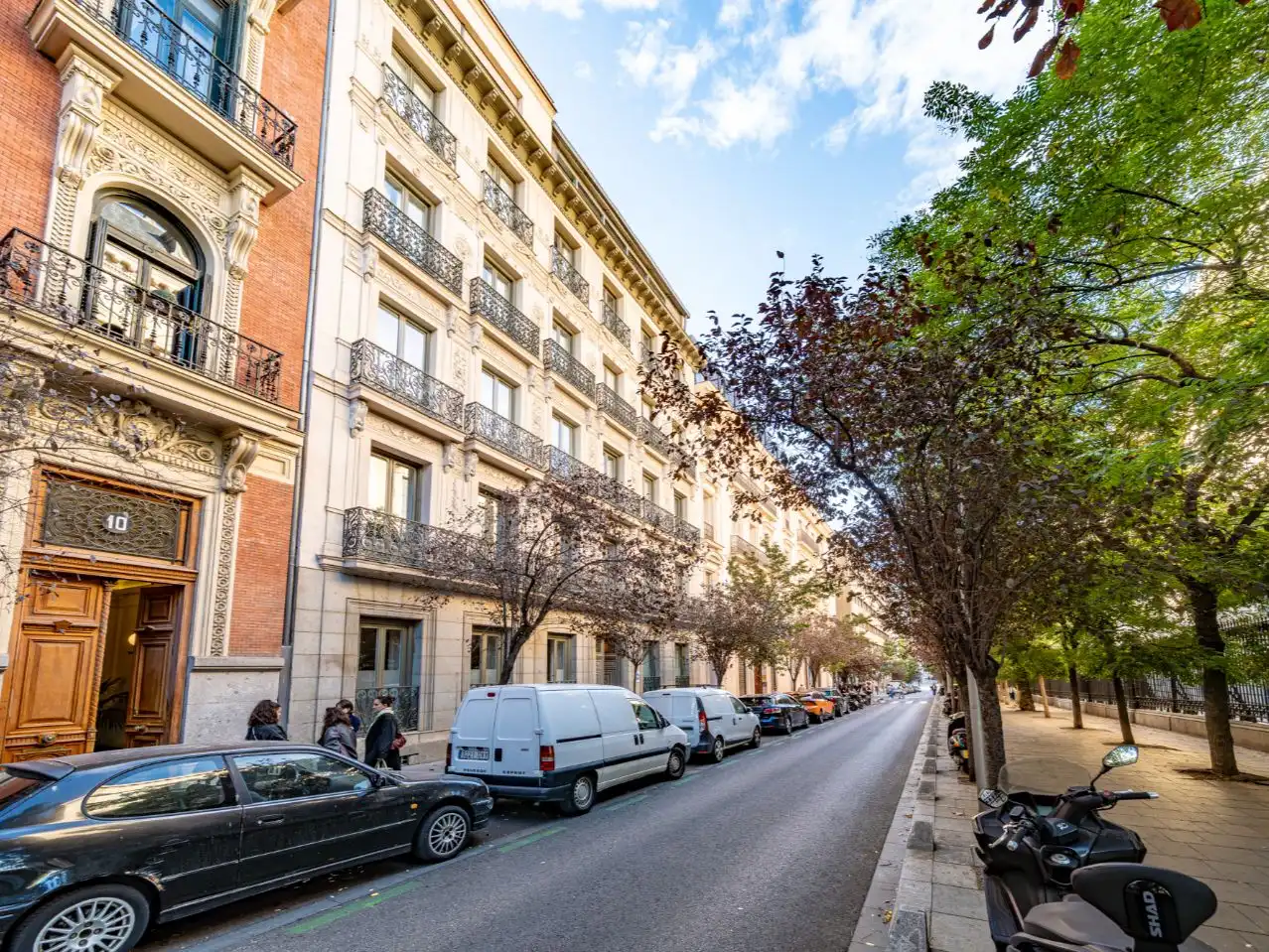 Vista exterior de Oficina en venda en Madrid