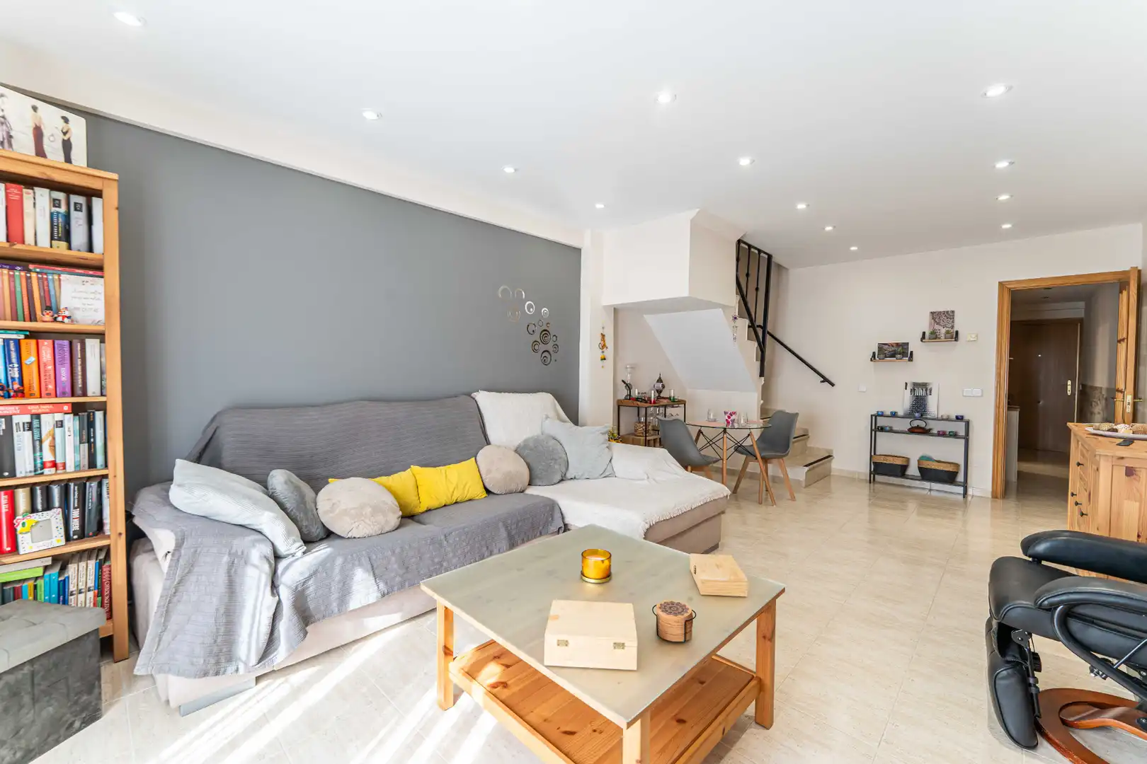 Living room of Duplexes for sale in Brunete  with Air Conditioner, Heating and Storage room