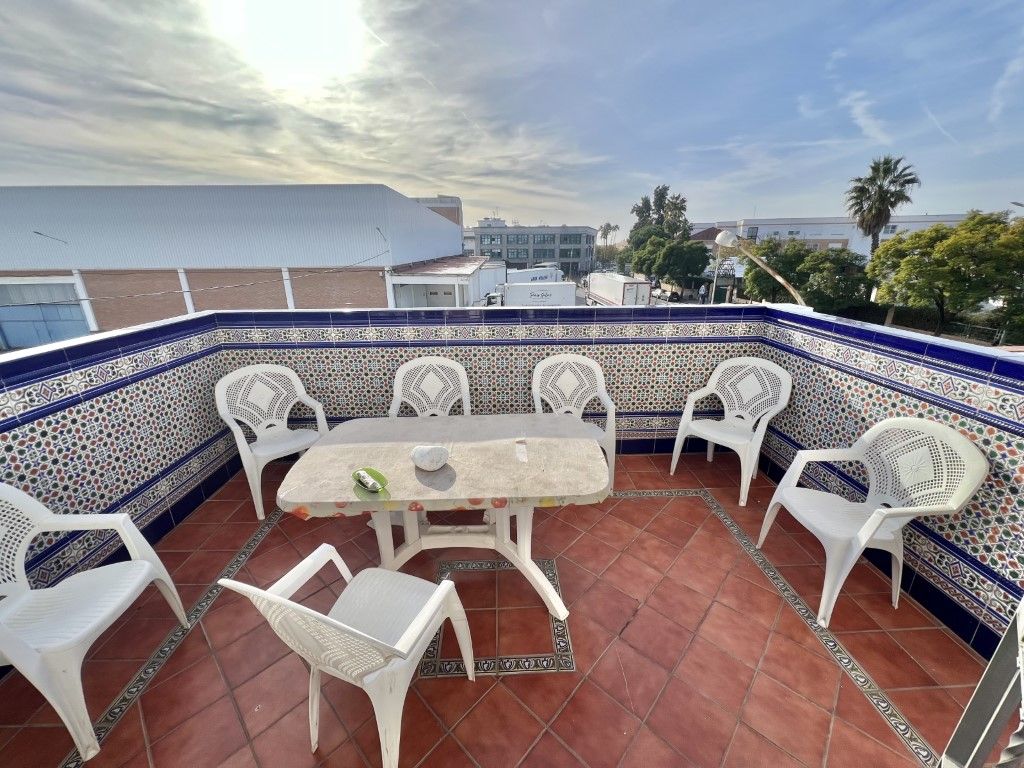 Terrace of House or chalet for sale in Dos Hermanas