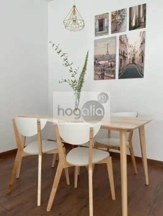 Menjador de Planta baixa de lloguer en Sevilla amb Aire condicionat, Terrassa i Moblat