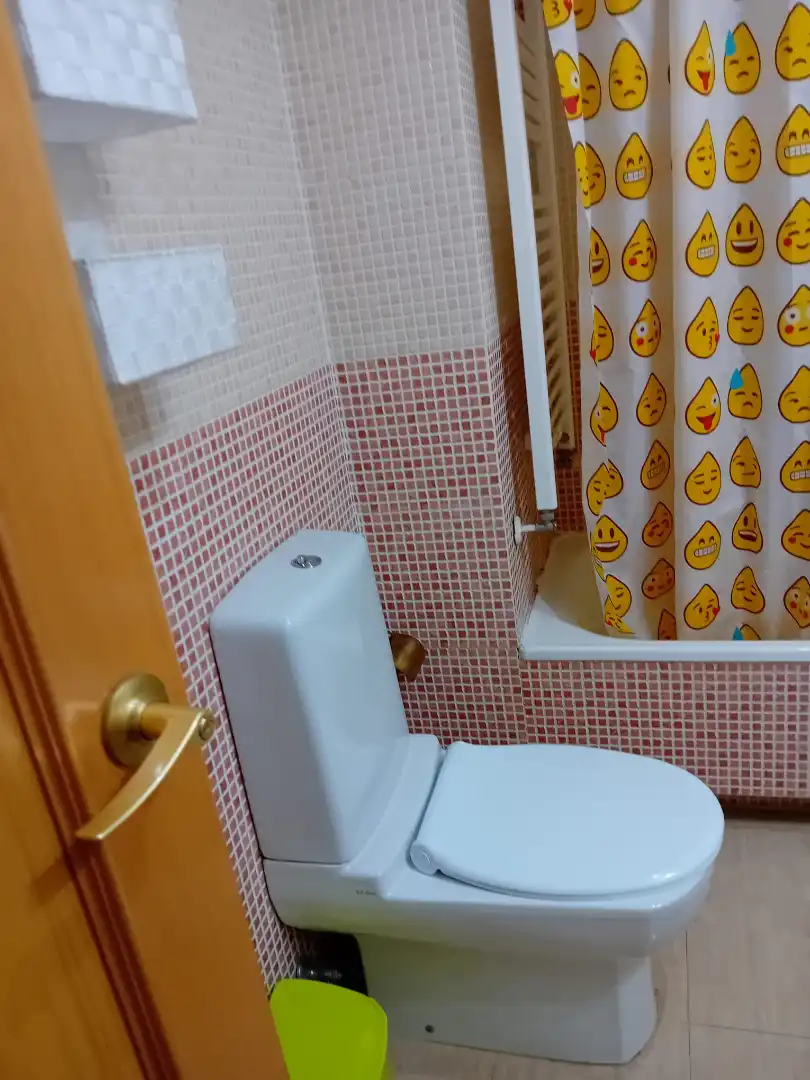Badezimmer von Wohnung zur Miete in Granada mit Klimaanlage, Heizung und Möbliert
