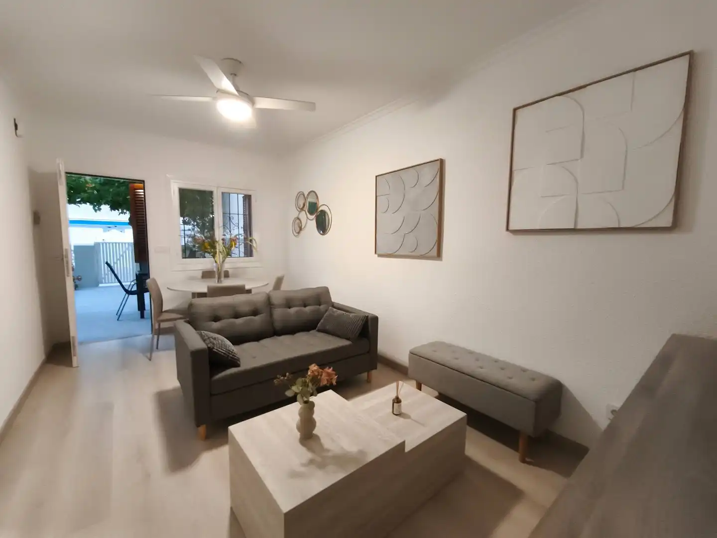 Sala d'estar de Casa o xalet en venda en San Pedro del Pinatar amb Moblat