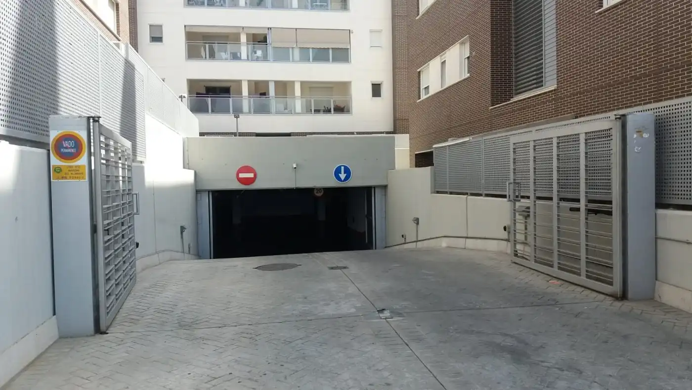 Aparcament en venda a Calle Juan Sebastián Elcano 2, imagen 3