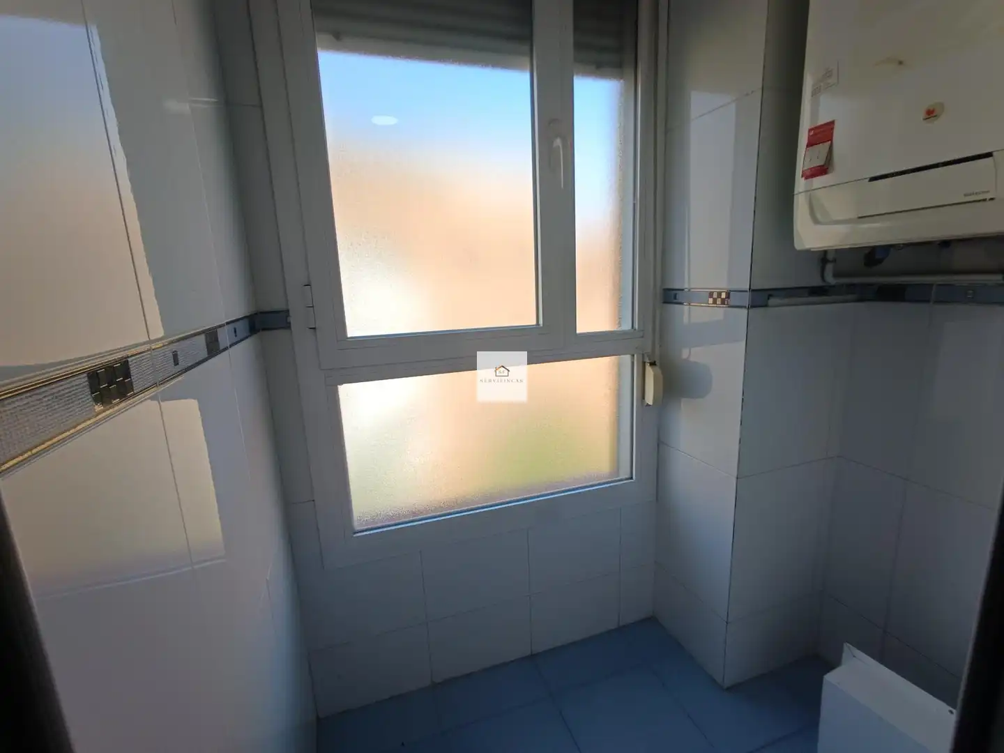 Baño de Piso de alquiler en Madrid con Aire acondicionado, Calefacción y Parquet
