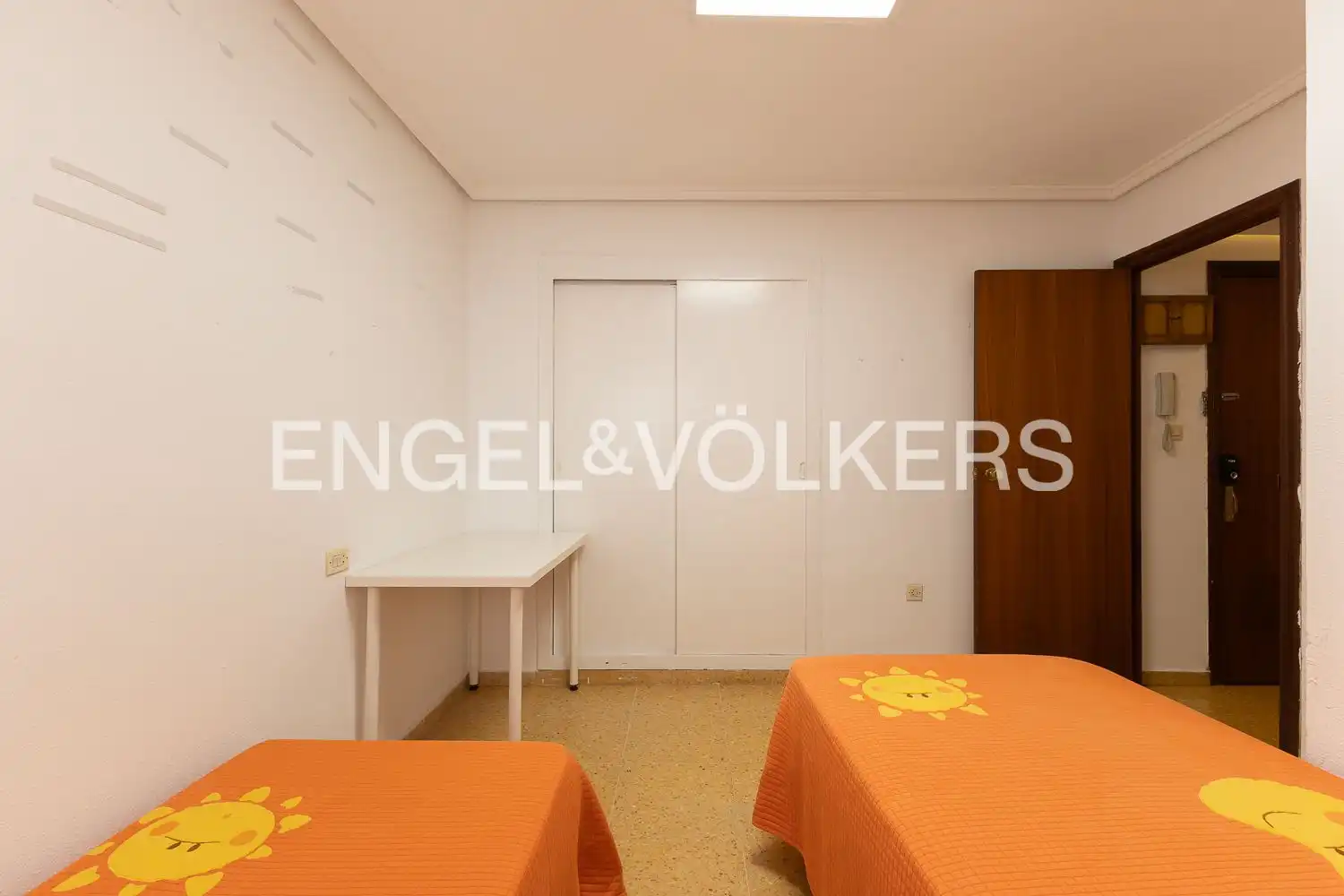 Schlafzimmer von Wohnung zum Verkauf in Valencia mit Klimaanlage, Heizung und Balkon