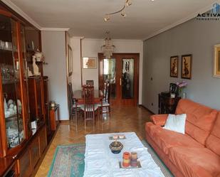 Living room of Flat for sale in Valladolid Capital  with Heating, Parquet flooring and Terrace