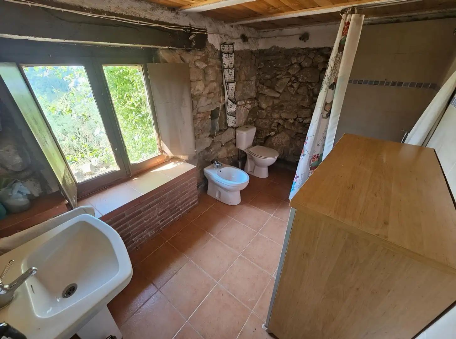 Bany de Finca rústica en venda en Riells i Viabrea amb Jardí privat i Traster