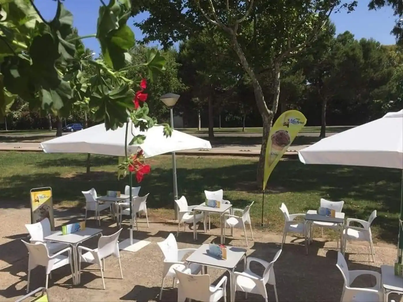 Terrassa de Local en venda en Sant Pere Pescador amb Aire condicionat, Calefacció i Terrassa