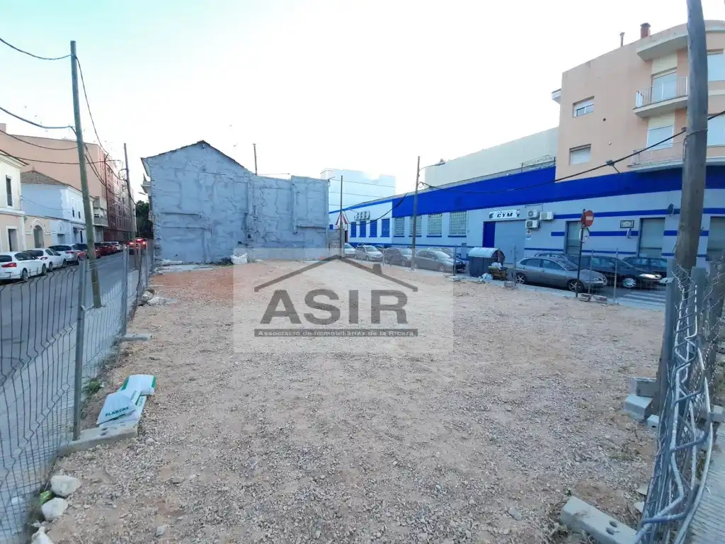 Wohnbaugrundstück zum Verkauf in Casc Urbà, imagen 4