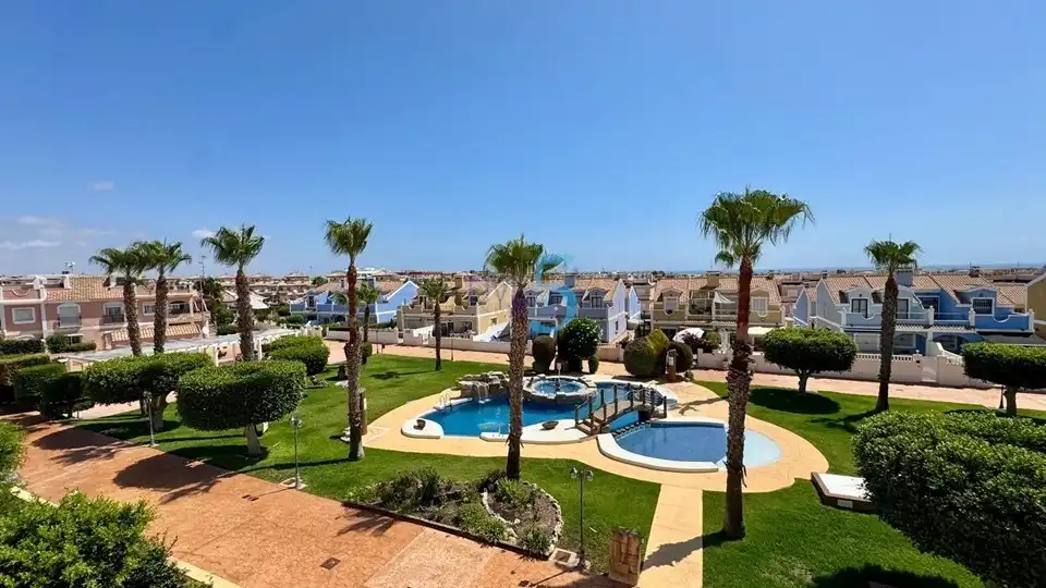 Pis amb terrassa en venda a Orihuela Costa, imagen 2