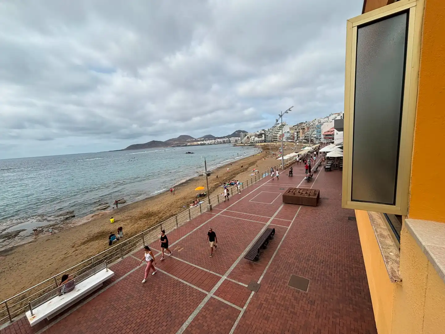Vista exterior de Pis en venda en Las Palmas de Gran Canaria amb Moblat i Piscina comunitària