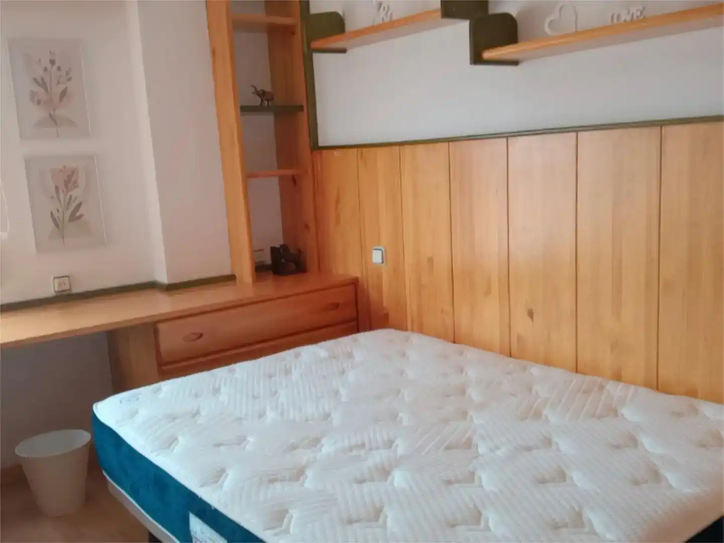 Dormitori de Pis per a compartir en Albacete amb Aire condicionat, Parquet i Moblat
