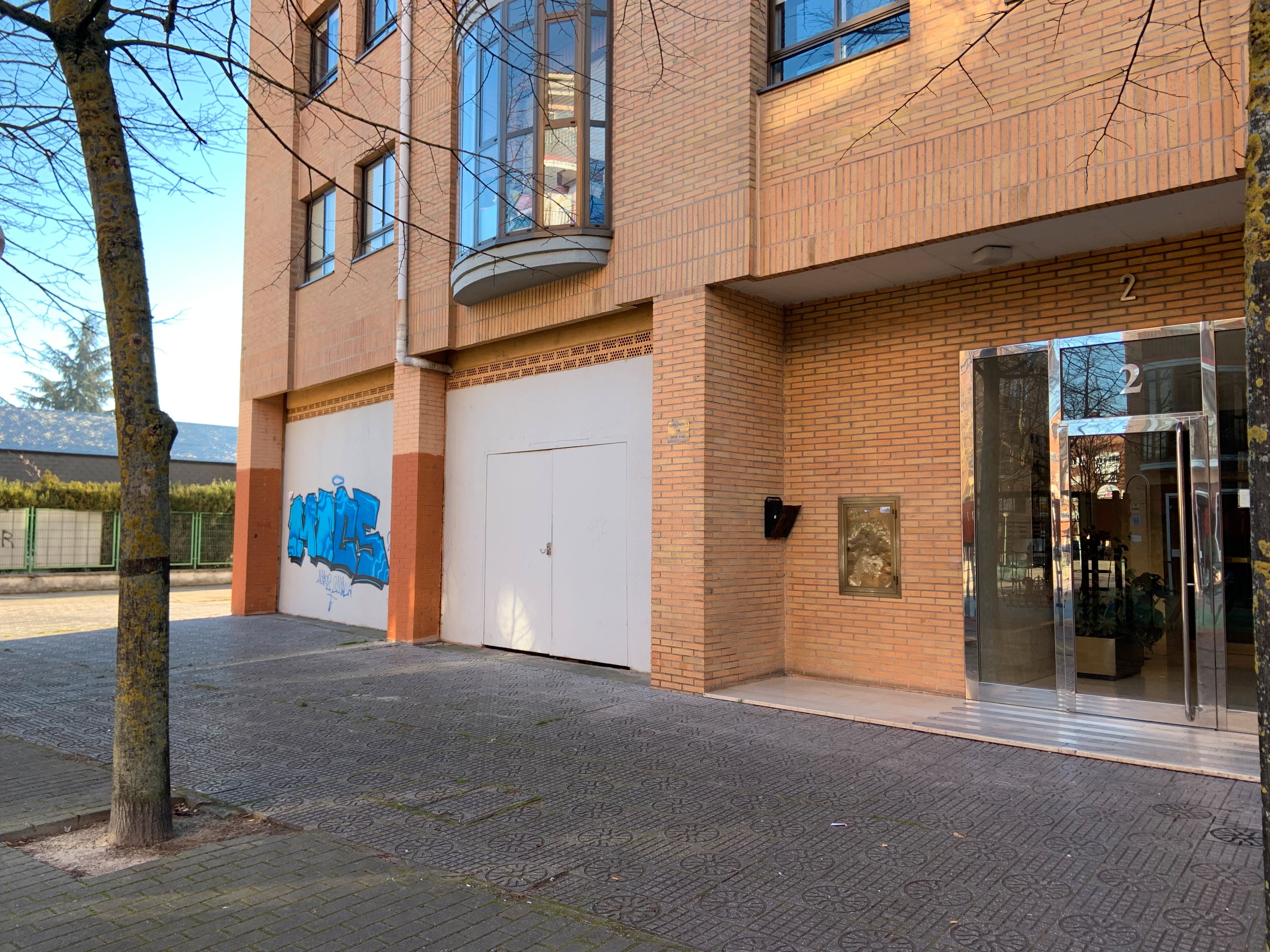 Exterior view of Premises for sale in Burgos Capital