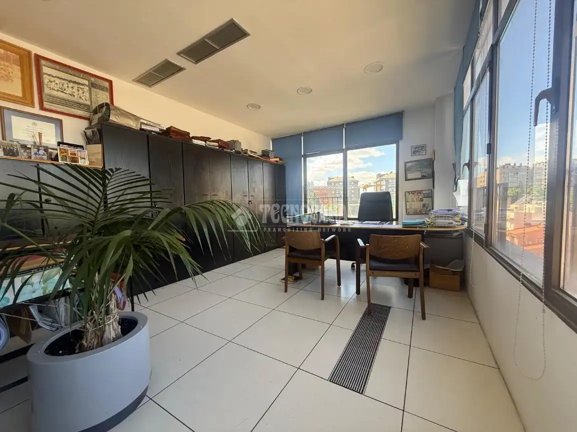 Office for sale in Madrid  with Air Conditioner, Heating and Alarm