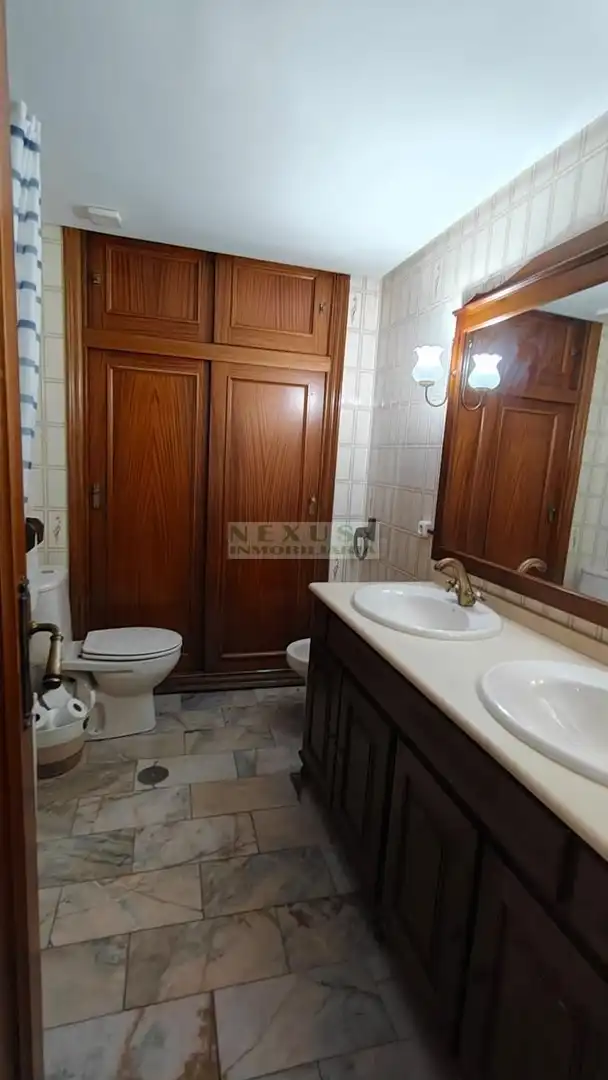 Bany de Apartament de lloguer en Cáceres amb Aire condicionat, Calefacció i Terrassa