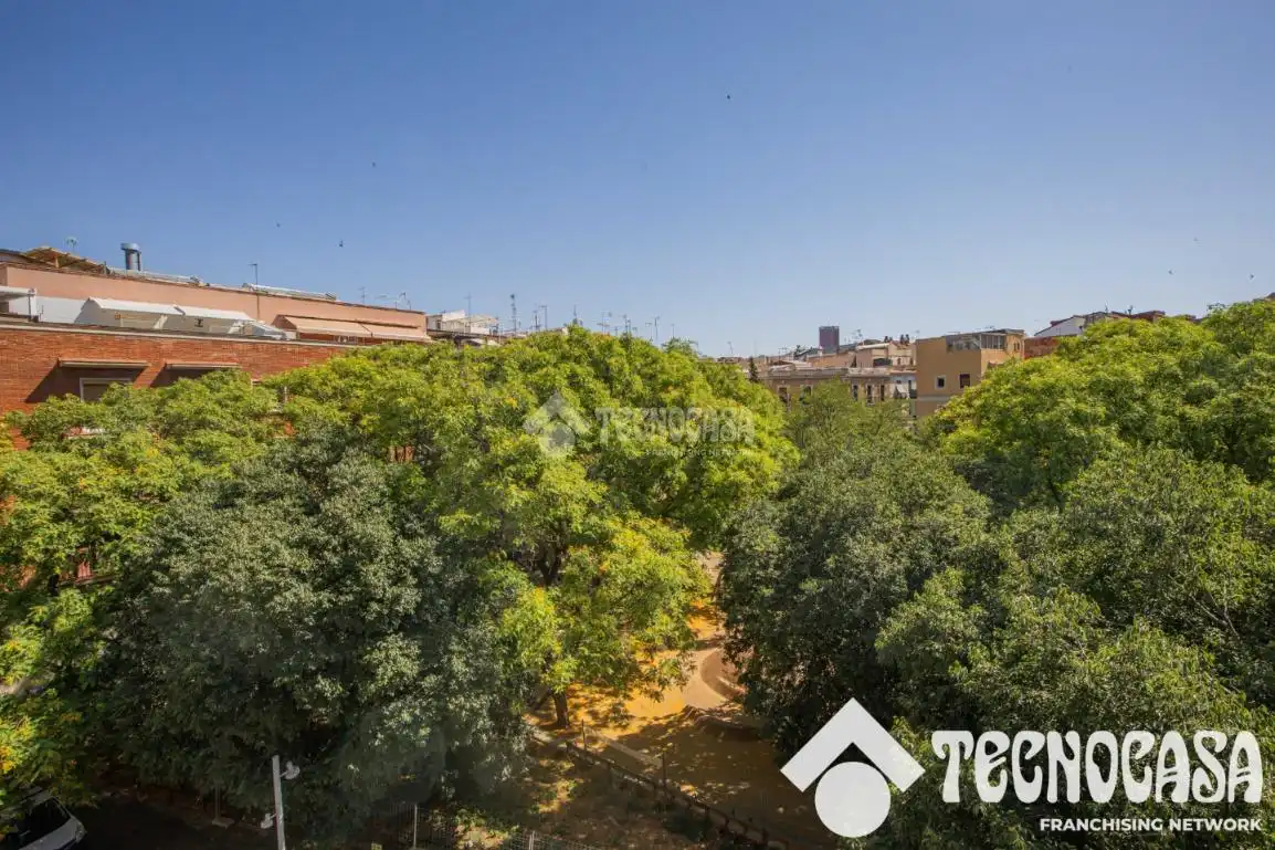 Vista exterior de Piso en venta en Barcelona con Aire acondicionado, Calefacción y Balcón
