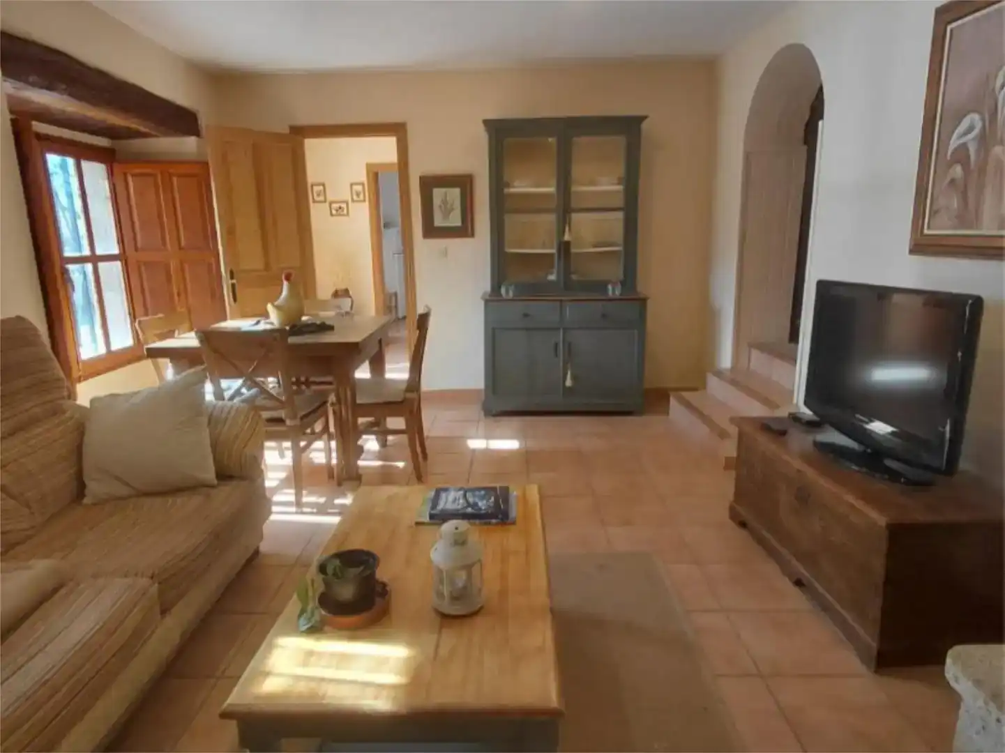 Sala d'estar de Casa adosada en venda en Valderredible amb Piscina i Balcó