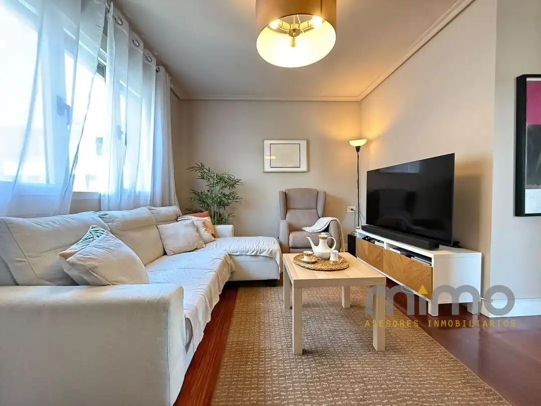 Sala de estar de Dúplex en venta en Errenteria con Calefacción, Trastero y Balcón