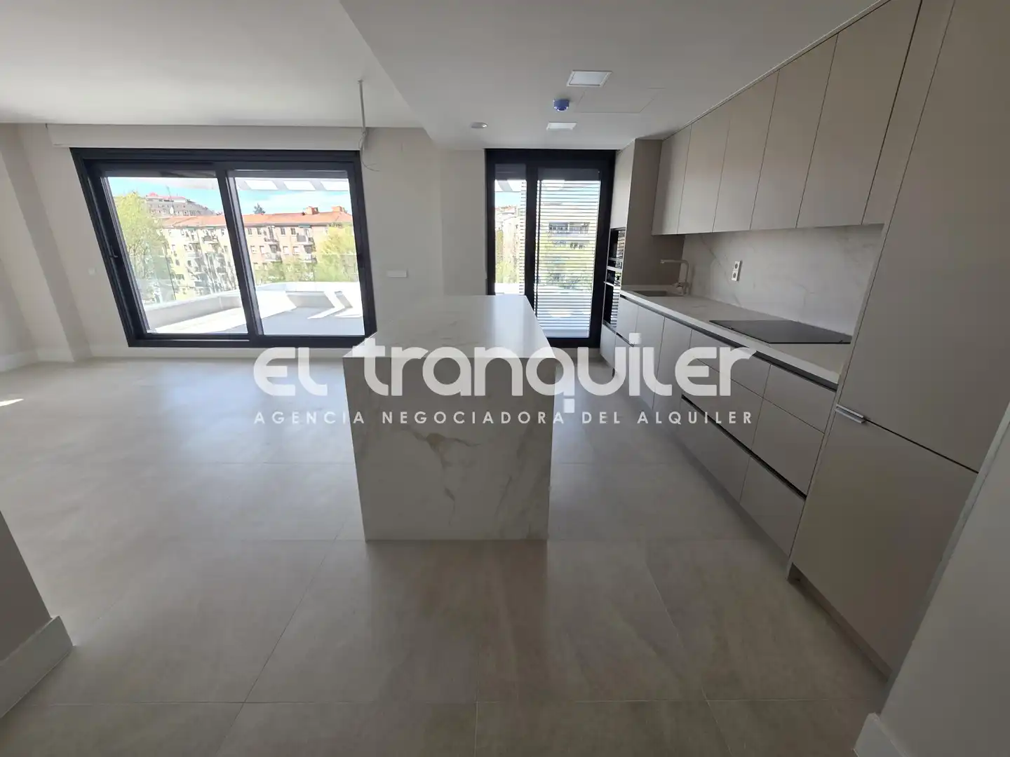 Kitchen of Flat for rent in Madrid  with Air Conditioner, Terrace and Storage room