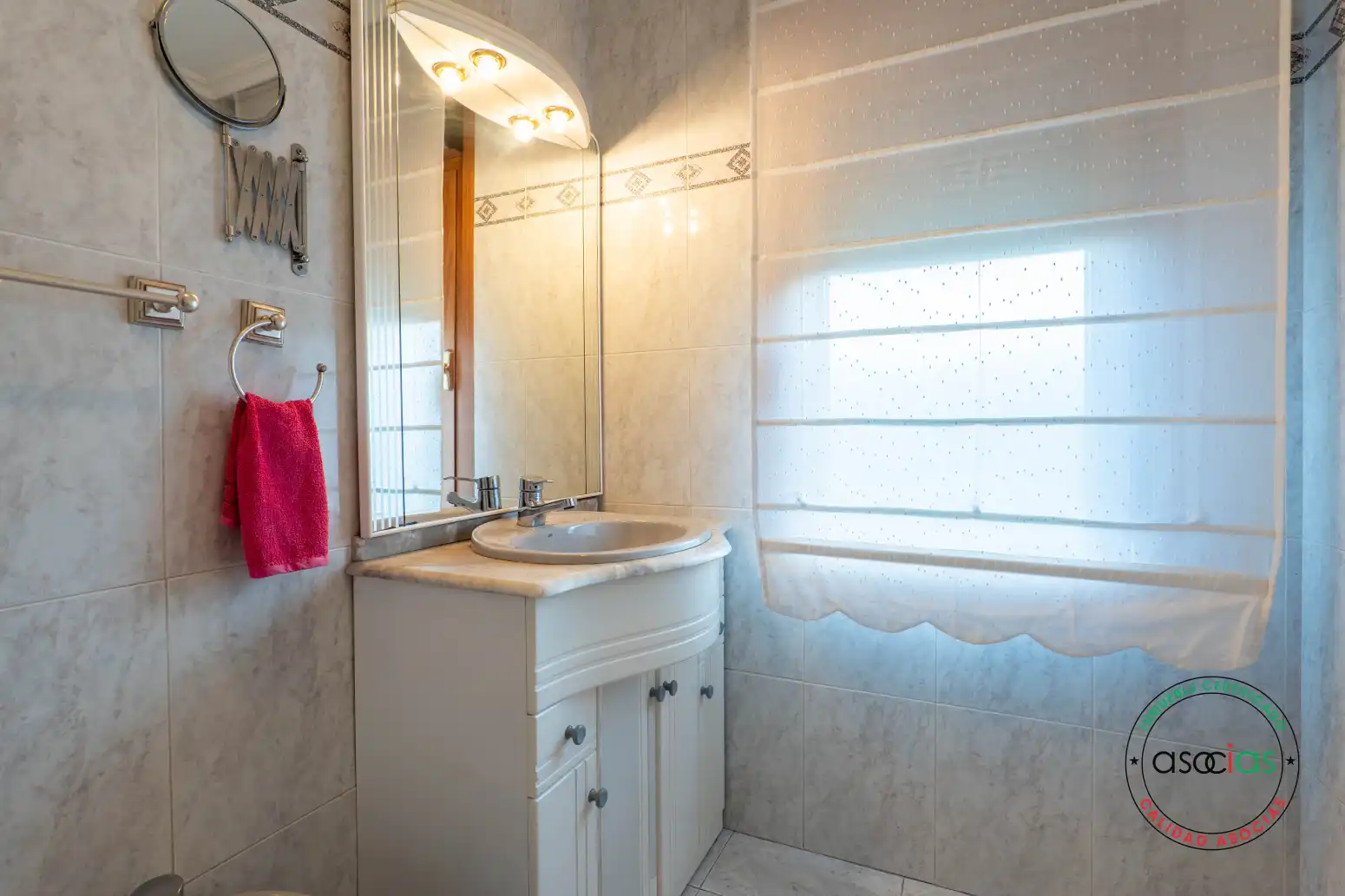 Baño de Piso en venta en Gijón  con Calefacción y Jardín privado