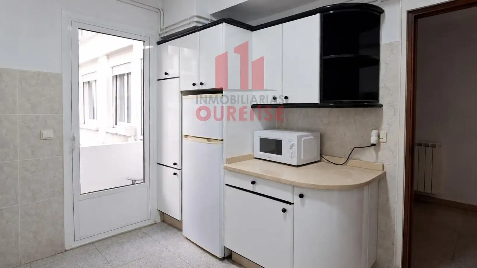 Kitchen of Flat for rent in Ourense Capital   with Heating, Furnished and Balcony