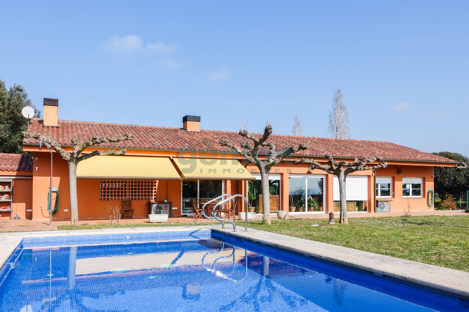 Piscina de Casa o chalet en venta en Bescanó con Aire acondicionado, Calefacción y Jardín privado