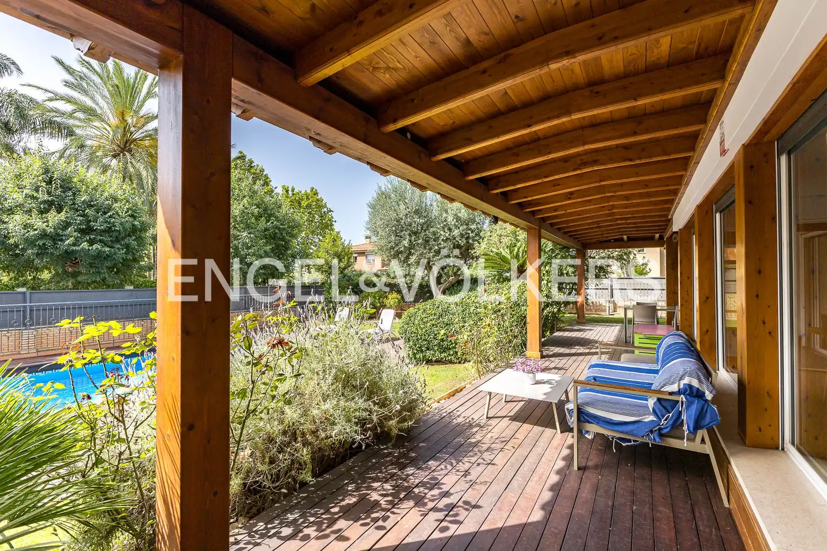 Terrace of Country homes for sale in Vilanova i la Geltrú  with Air Conditioner, Heating and Private garden