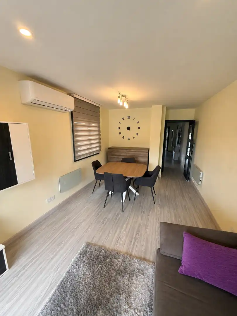 Appartamento con terrazza in vendita a Avinguda de Girona 72, imagen 2