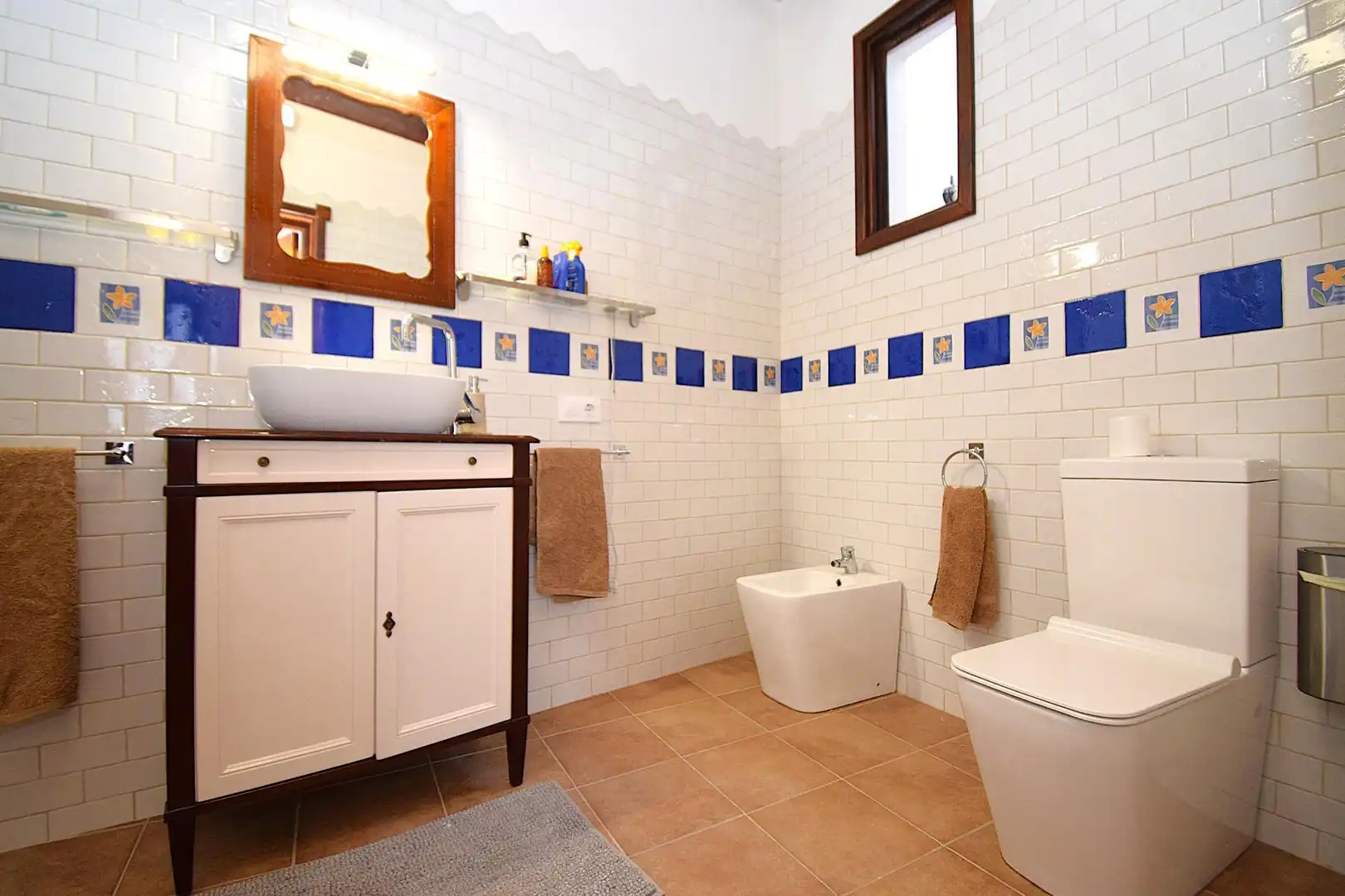 Badezimmer von Einfamilien-Reihenhaus zum Verkauf in Muro mit Klimaanlage, Terrasse und Möbliert