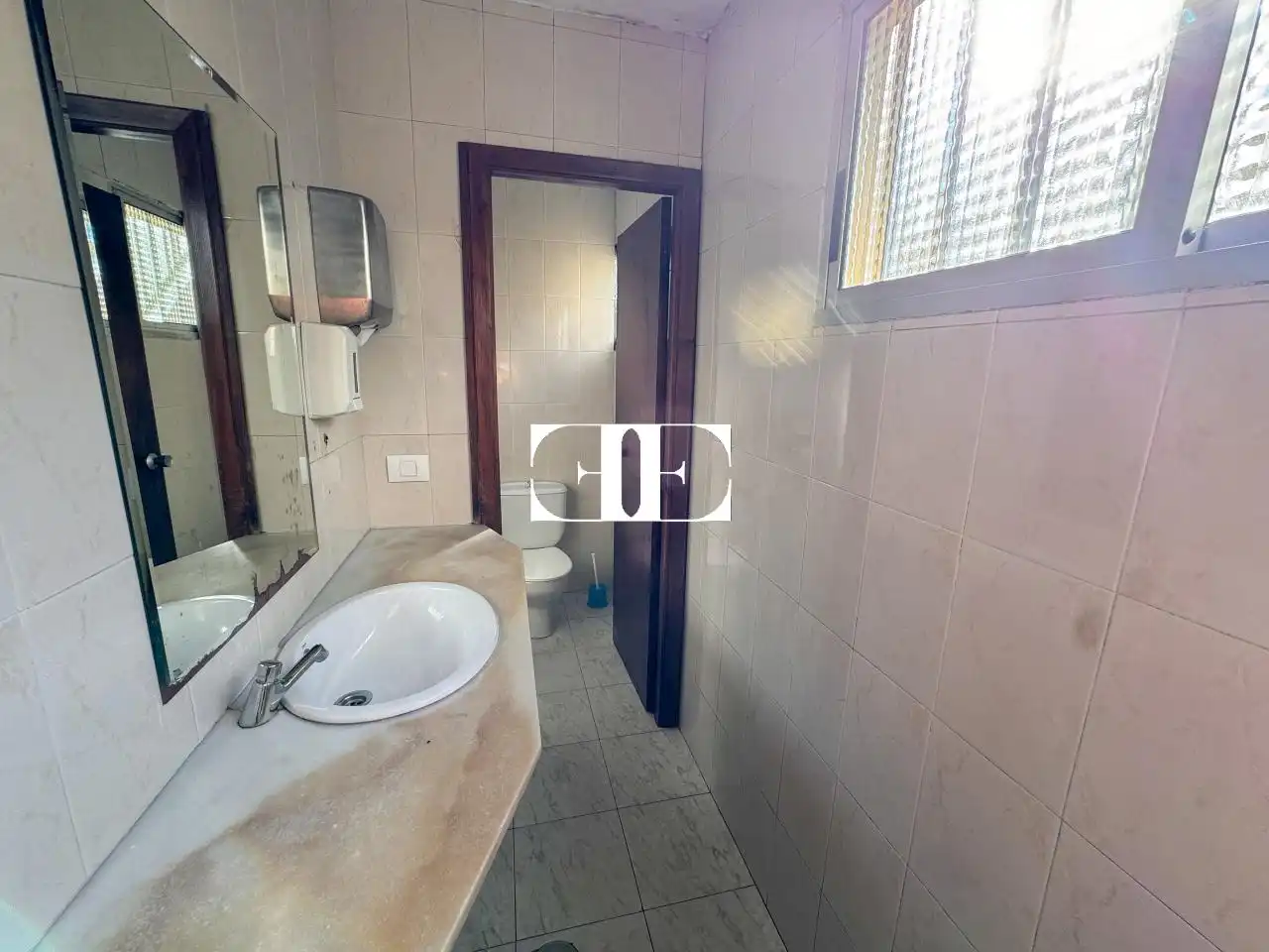 Badezimmer von Geschaftsraum zur Miete in Vigo 
