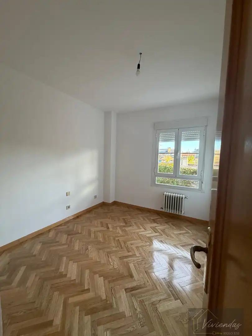 Piso de alquiler en Sector B