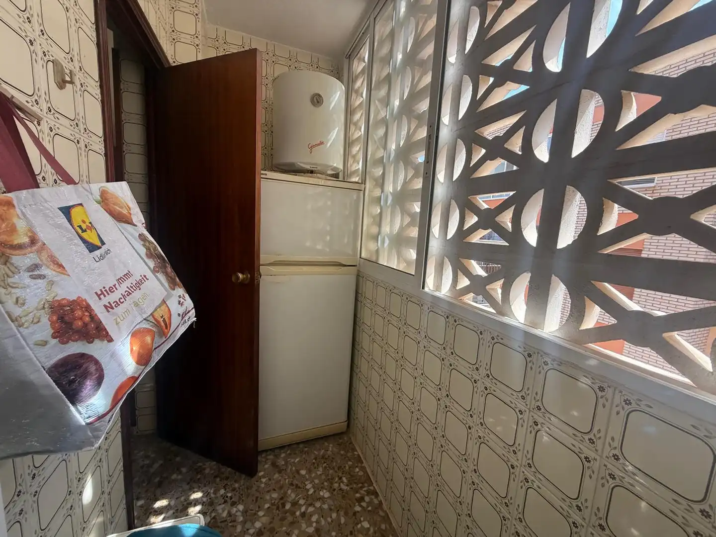 Küche von Wohnung zum Verkauf in Torrevieja mit Klimaanlage, Heizung und Möbliert