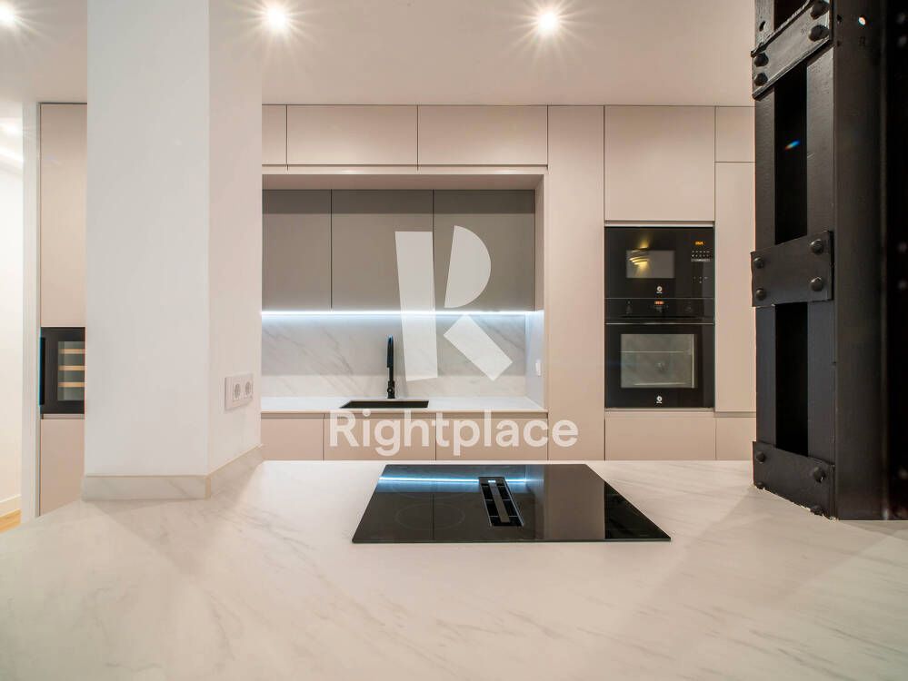 Kitchen of Flat for sale in  Madrid Capital  with Air Conditioner, Heating and Terrace