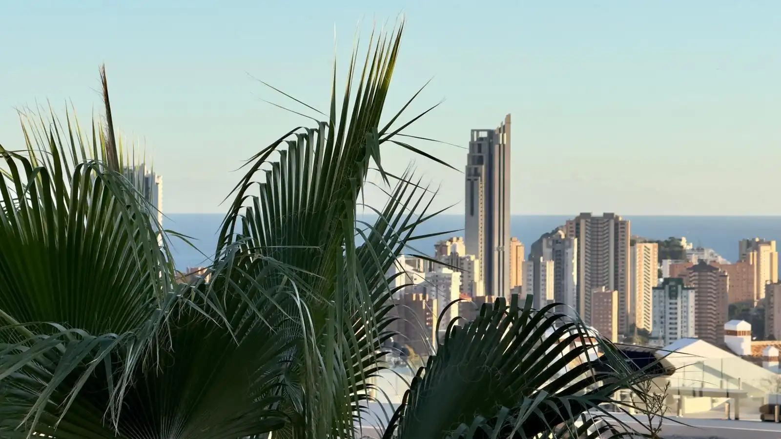Vista exterior de Casa o chalet de alquiler en Finestrat con Aire acondicionado, Calefacción y Jardín privado