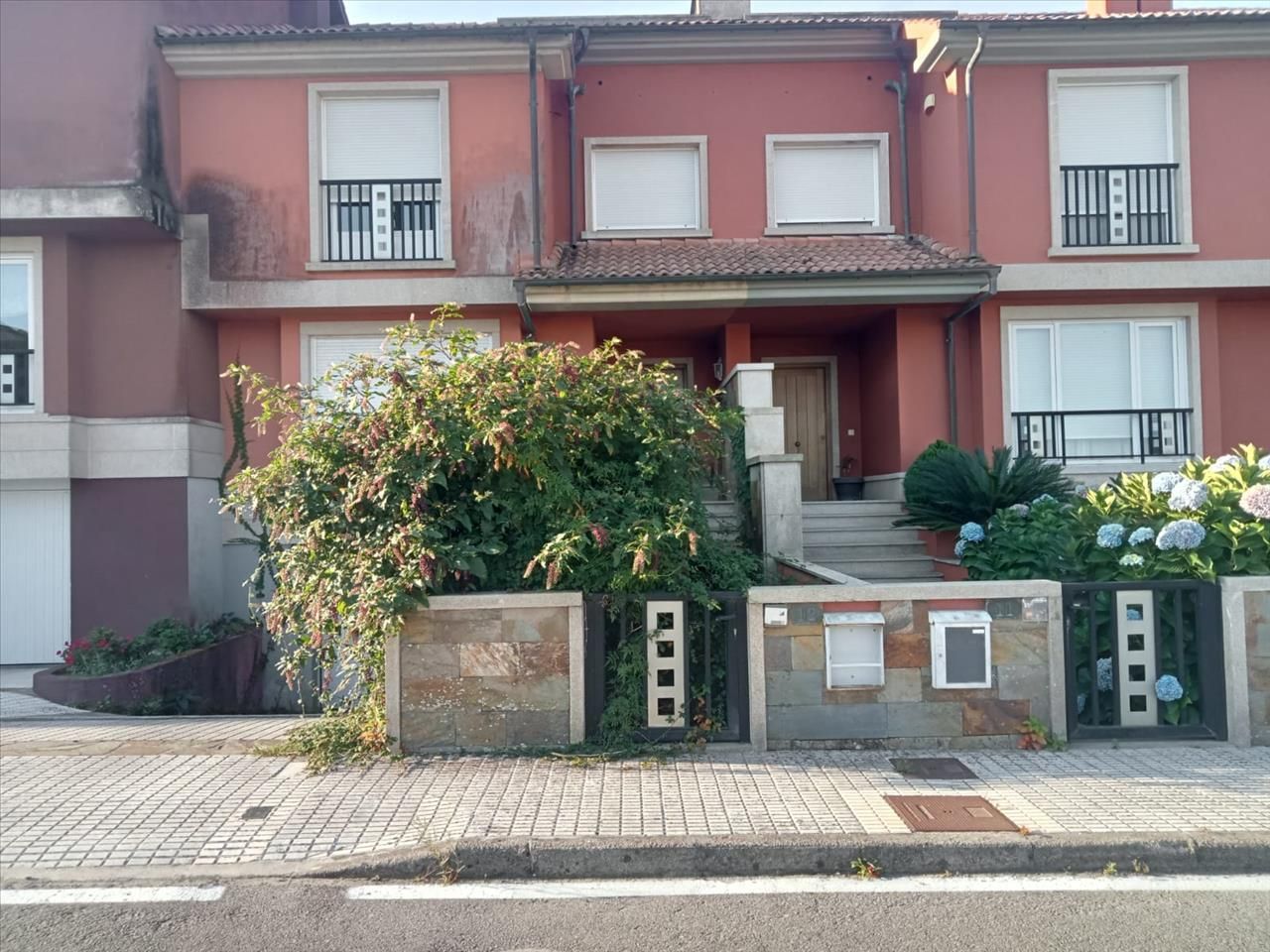 Vista exterior de Casa adosada en venda en Sanxenxo