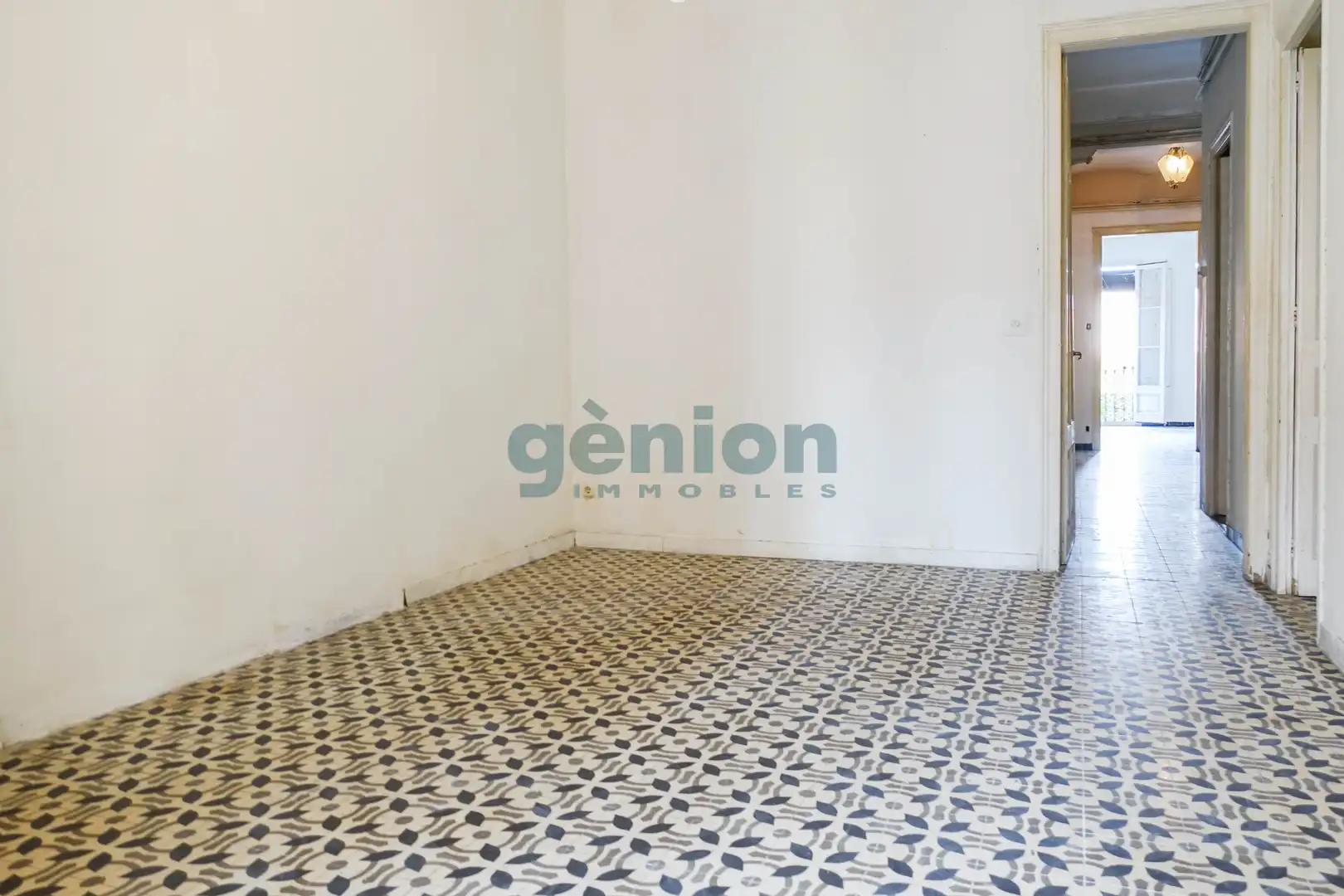 Habitación de Piso en venta en Girona con Calefacción, Terraza y Balcón