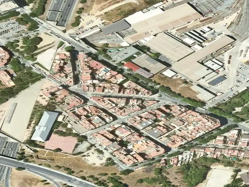 Vista exterior de Casa o chalet en venta en L'Hospitalet de Llobregat