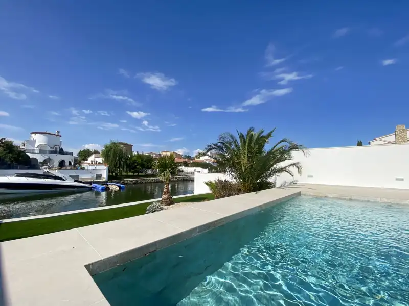Casa con piscina in vendita a N/A, imagen 2