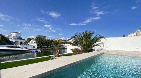 Villa completamente reformada con amarre privado situada en la Costa Brava más concretamente en Empuriabrava, el puerto deportivo, immagine 2