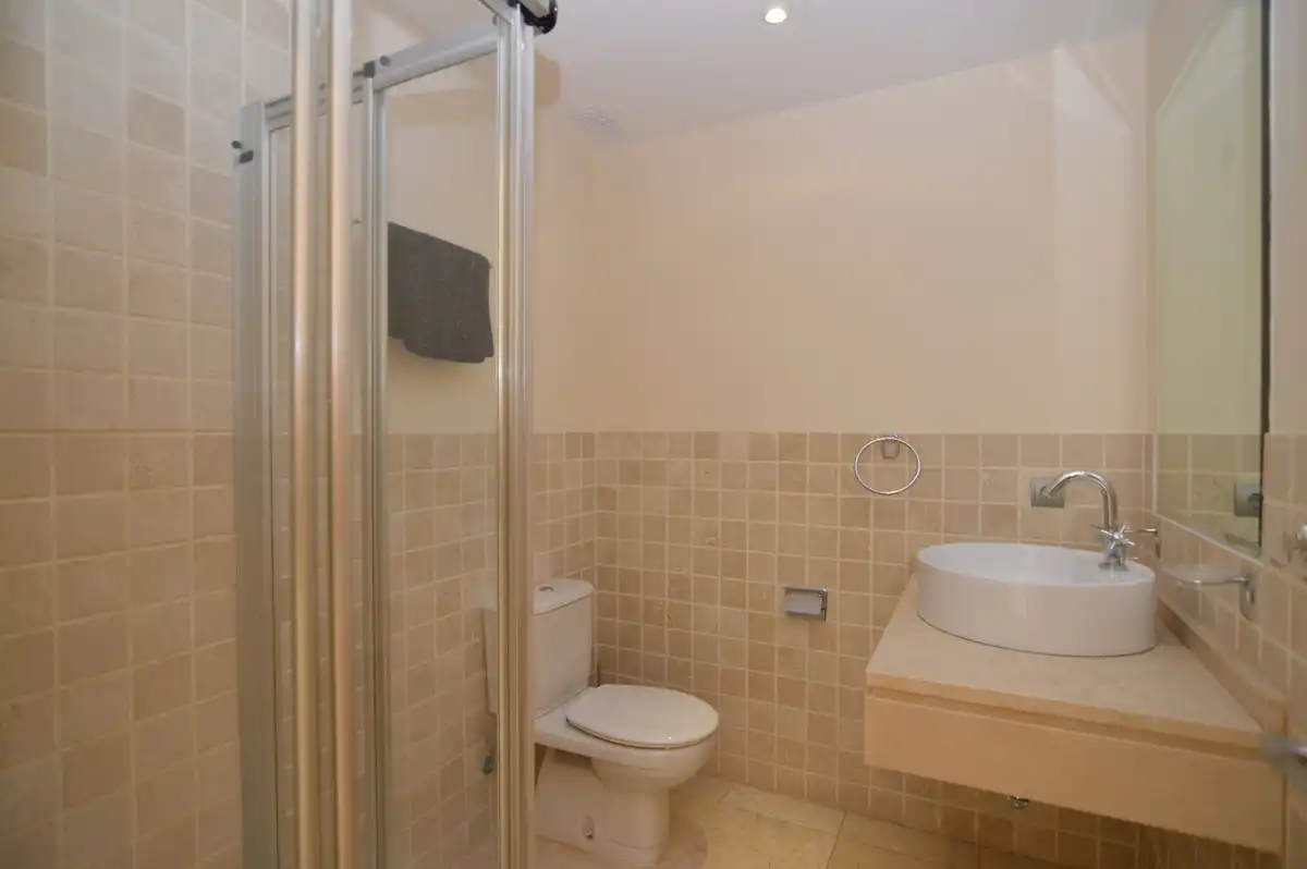Bany de Pis en venda en Estepona amb Aire condicionat, Terrassa i Moblat