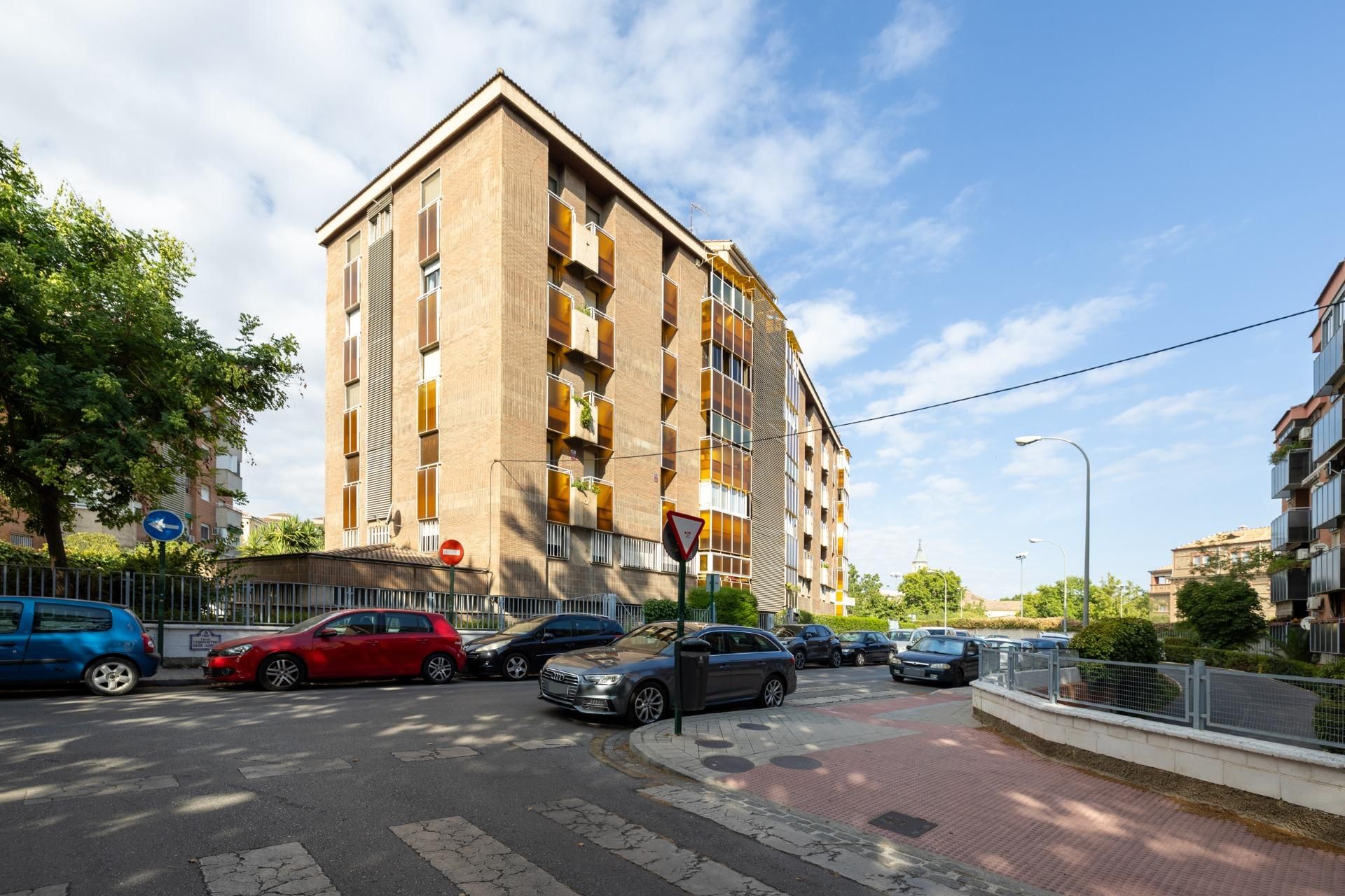 Vista exterior de Piso en venta en  Granada Capital con Aire acondicionado y Jardín privado