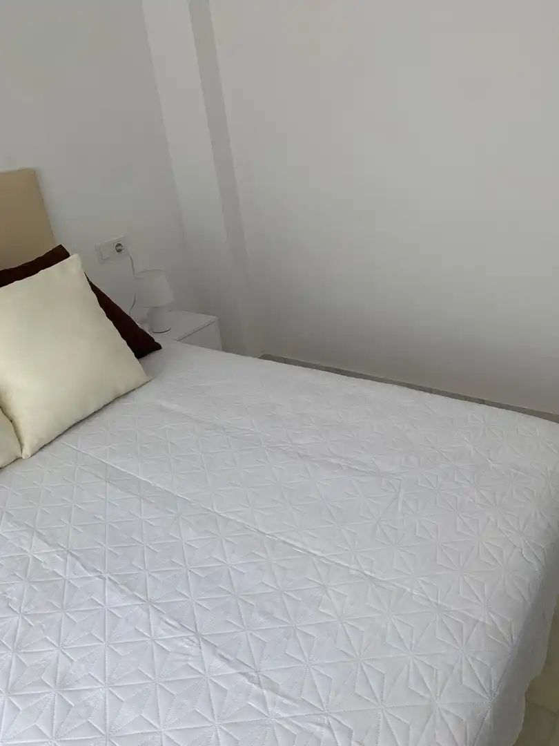 Schlafzimmer von Wohnung zur Miete in Granada mit Heizung