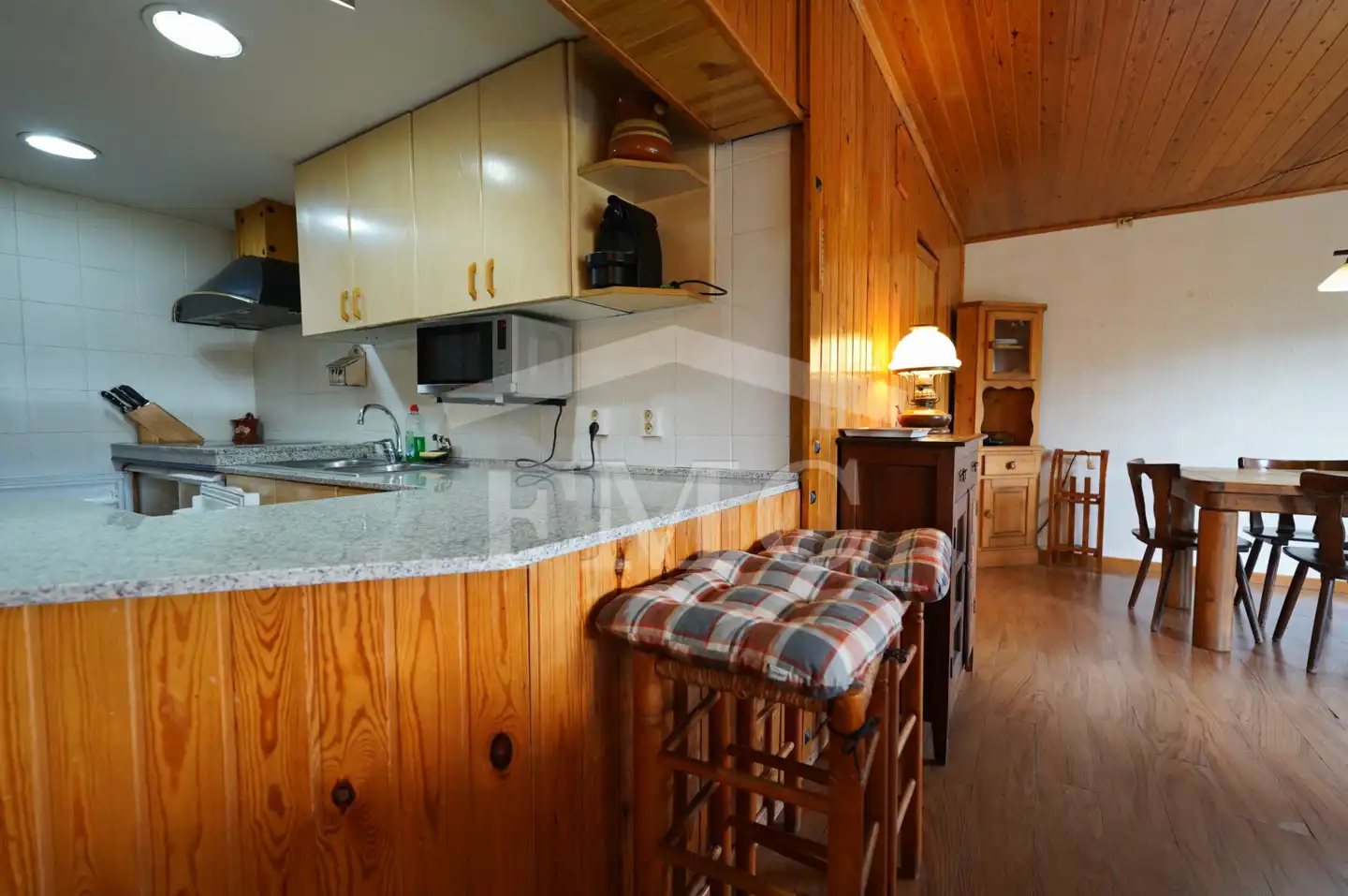 Cocina de Piso en venta en Alp con Calefacción, Parquet y Terraza