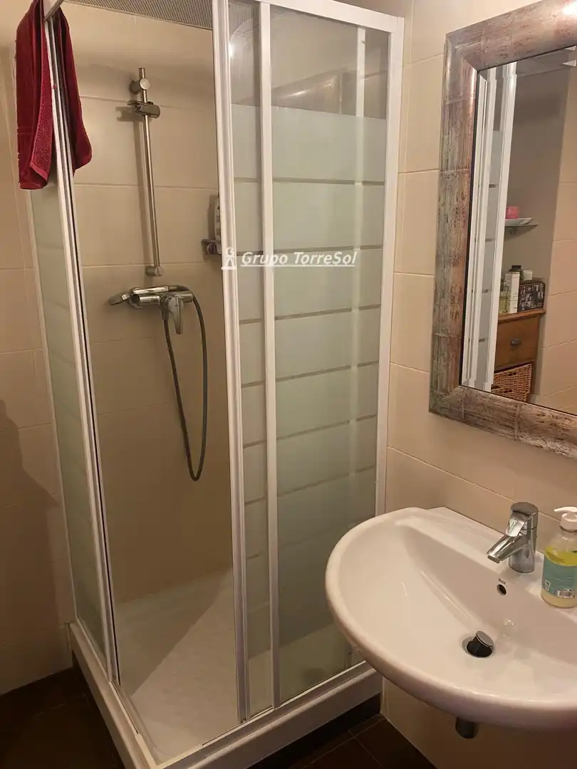 Badezimmer von Wohnung zum Verkauf in El Vendrell mit Klimaanlage, Heizung und Terrasse