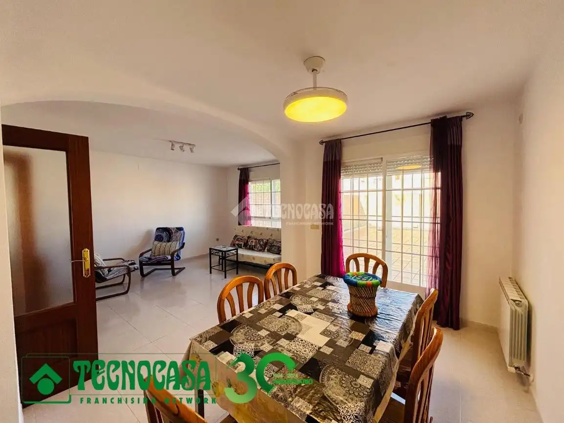 Casa aparellada amb terrassa en venda a Magán, imagen 4