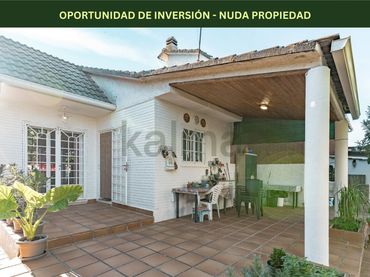 Chalet con jardín en venta en Avenida Museo del Prado