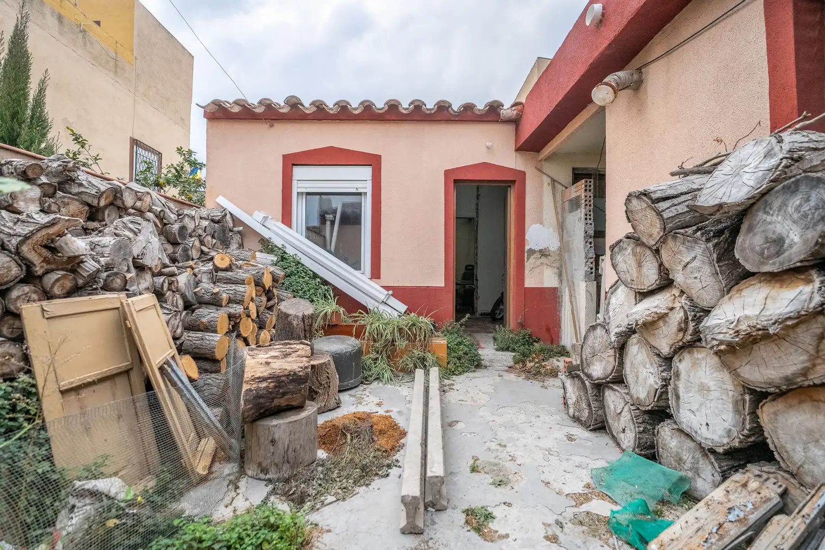 Vista exterior de Casa adosada en venda en Reus amb Jardí privat i Terrassa