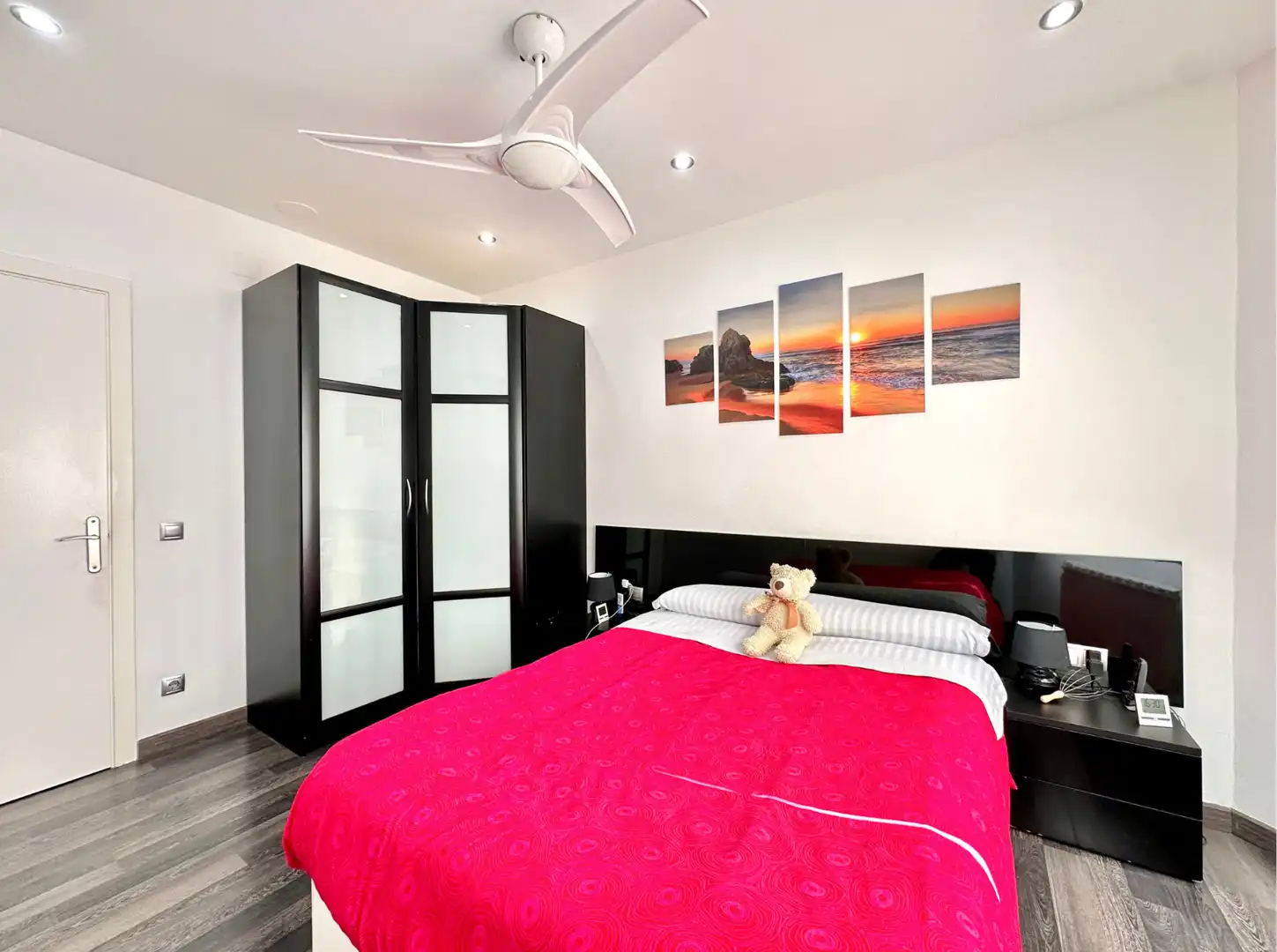 Bedroom of Houses for sale in Torelló  with Air Conditioner, Heating and Private garden