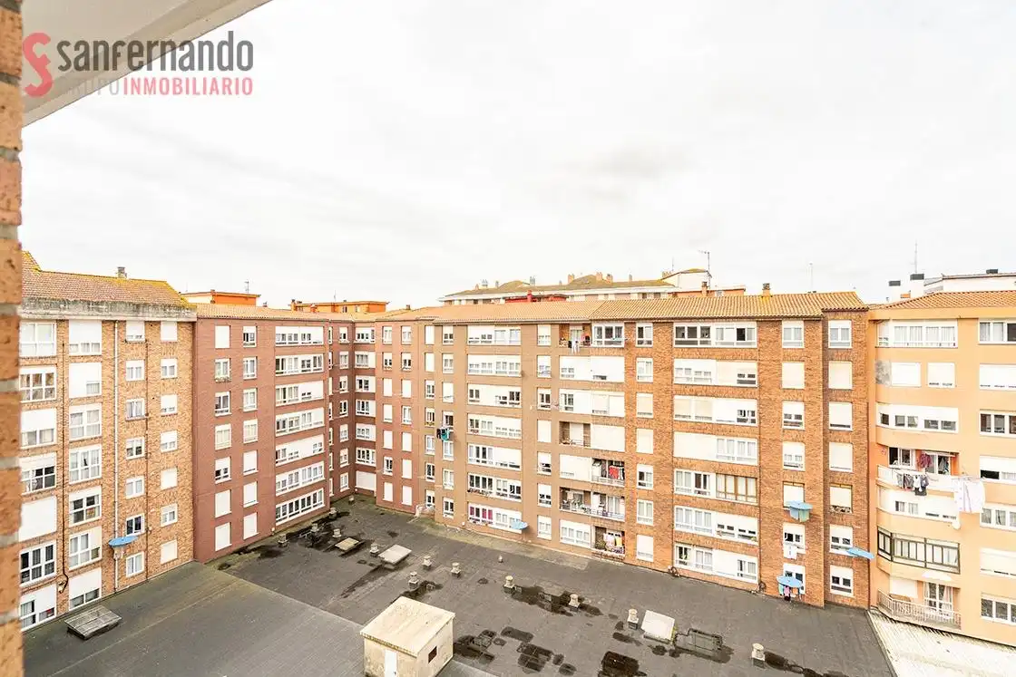 Vista exterior de Piso en venta en Santander con Calefacción y Trastero
