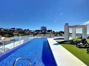 Piscina de Àtic en venda en Marbella amb Aire condicionat, Calefacció i Terrassa
